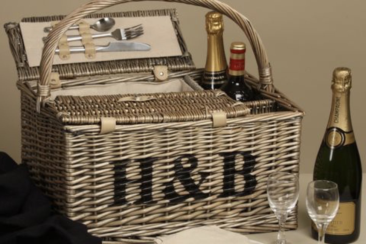 Best picnic hampers for outdoor spaces - DOSE