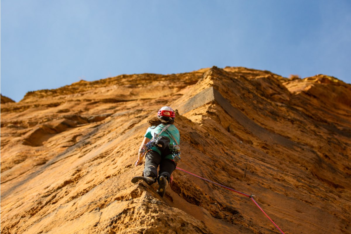 Caroline Cialvaldini climbing