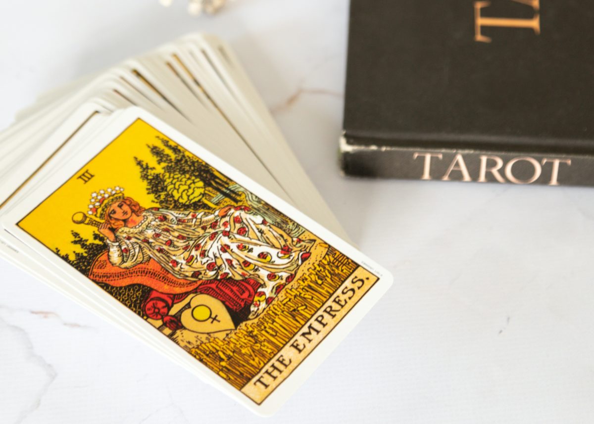 how to read tarot cards