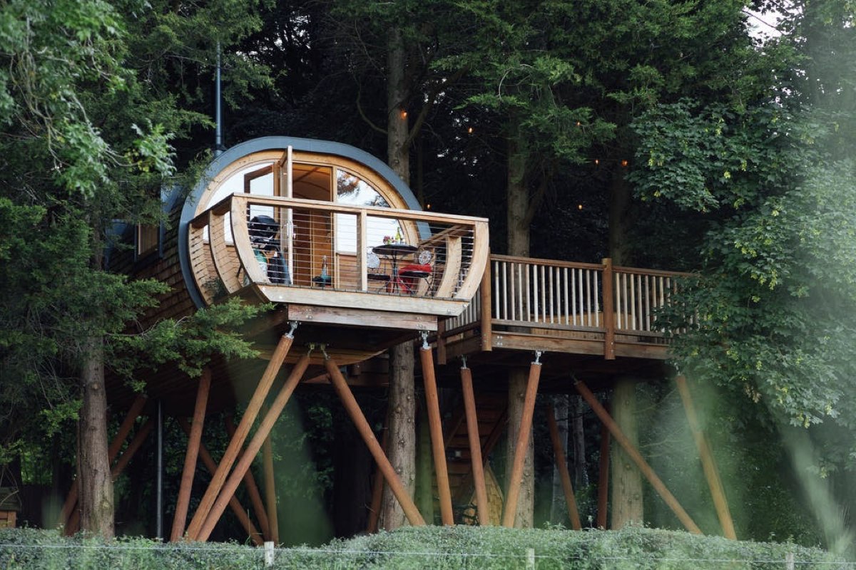 Dabinett Treehouse - best treehouse retreats