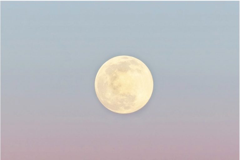 Lunar Insomnia: Does The Full Moon Affect Sleep?
